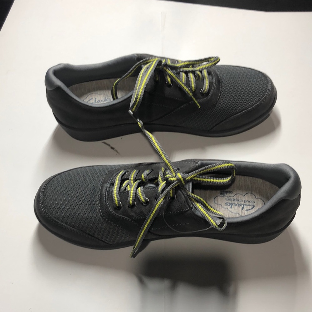 Brand new Clarks gray Cloudstepper sneakers size 8
